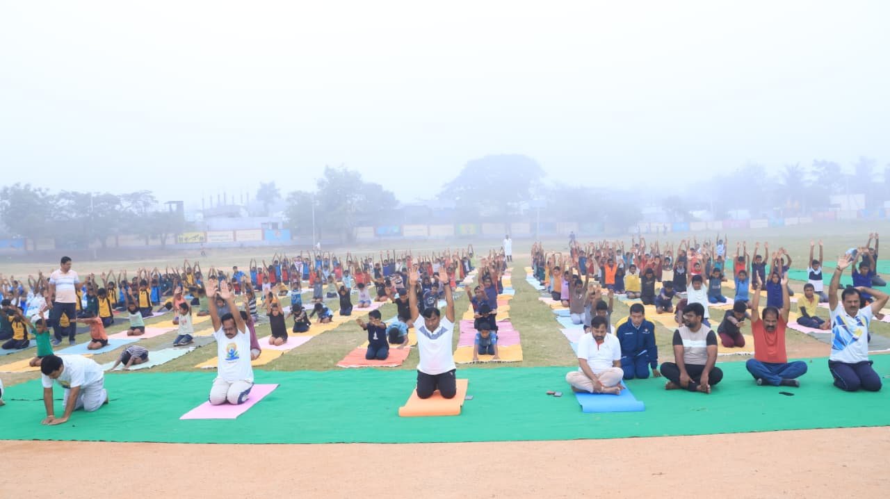 ఆరోగ్యమే లక్ష్యంగా యోగాతో ముందడుగు